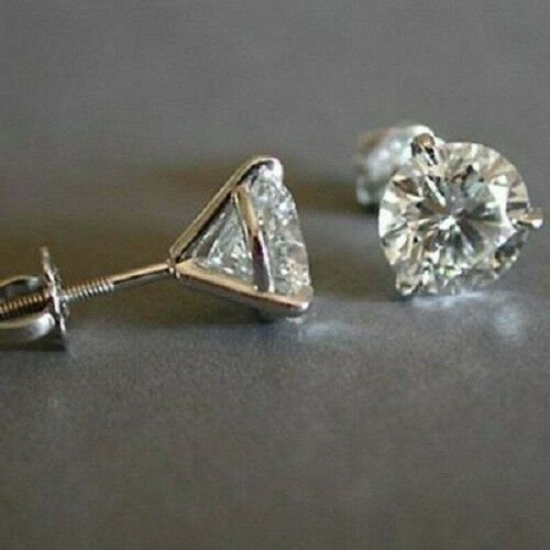 Orecchini solitario moissanite