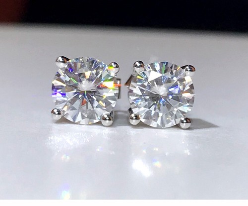 Orecchini solitario moissanite